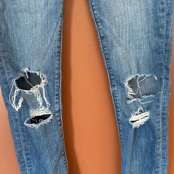 Hudson distressed jeans with raw edge at ankles size 26. - Picture 3 of 12